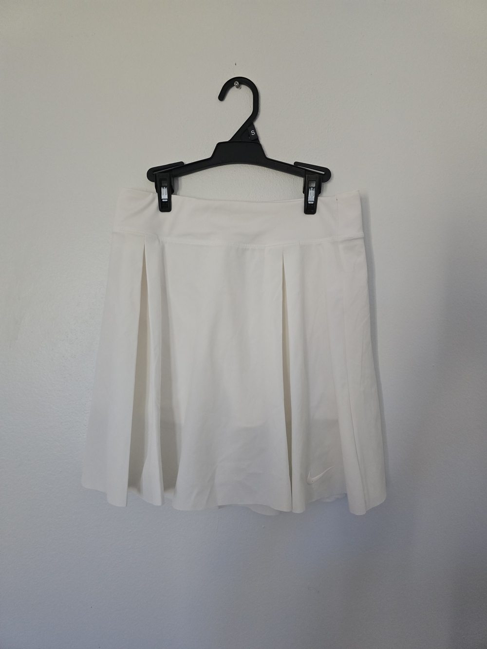 Nike Dri-Fit Pleated White Tennis Skirt Skort Size Women's Small Built In Shorts